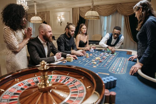 Jokeri Pokeri Raymour: Pelivalikoima Ja Strategiat