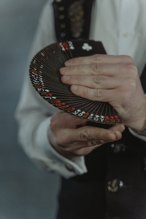 Suomi24 Nettipokeri: Pelit, Kokemukset Ja Strategiat